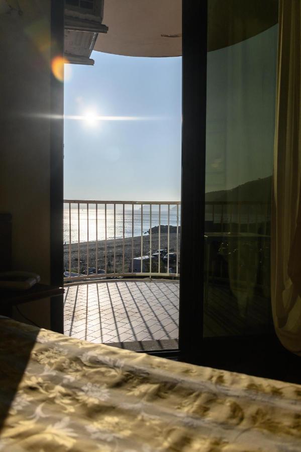Hotel Sirenella Mele Buitenkant foto