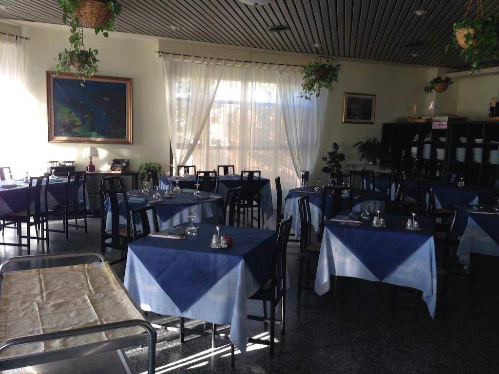 Hotel Sirenella Mele Buitenkant foto