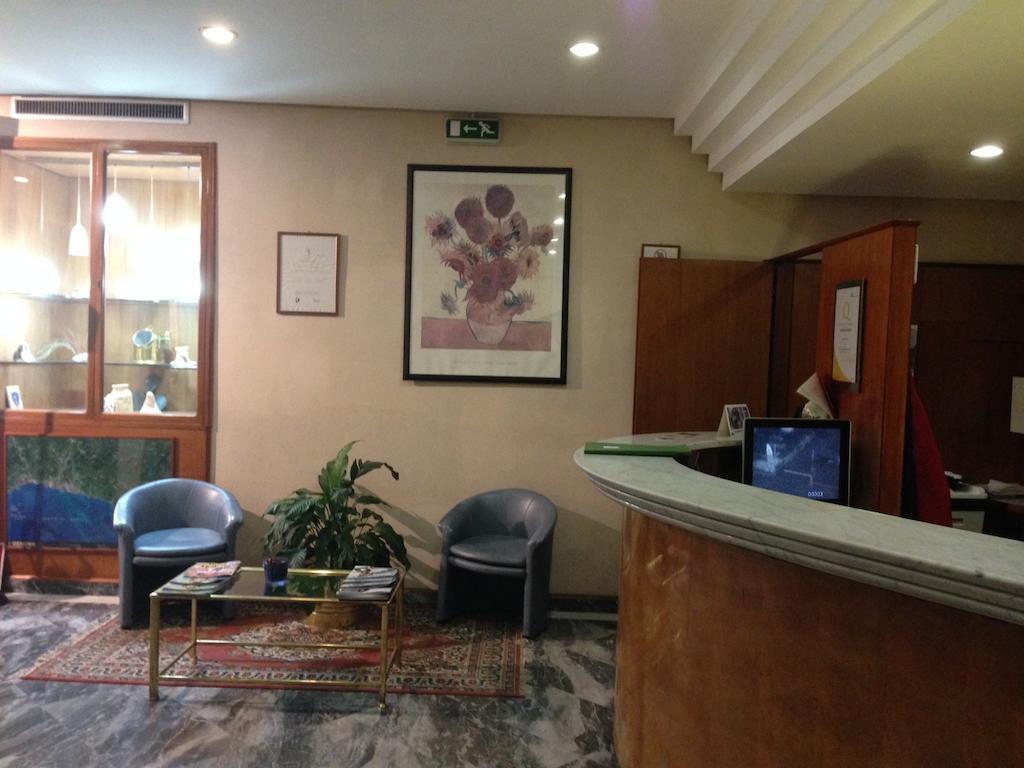 Hotel Sirenella Mele Buitenkant foto